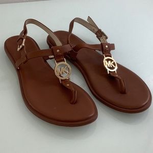 Michael Michael Kors leather thong sandals size 8 M